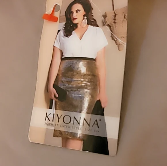 Beautiful green dress by Kionna - Picture 7 of 7